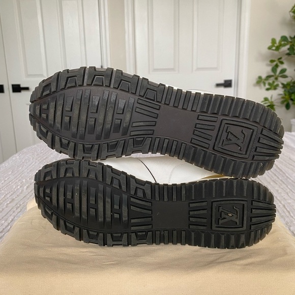 Louis Vuitton Run Away White and Brown Monogram Sneakers Size 38 Trainers - Picture 12 of 17